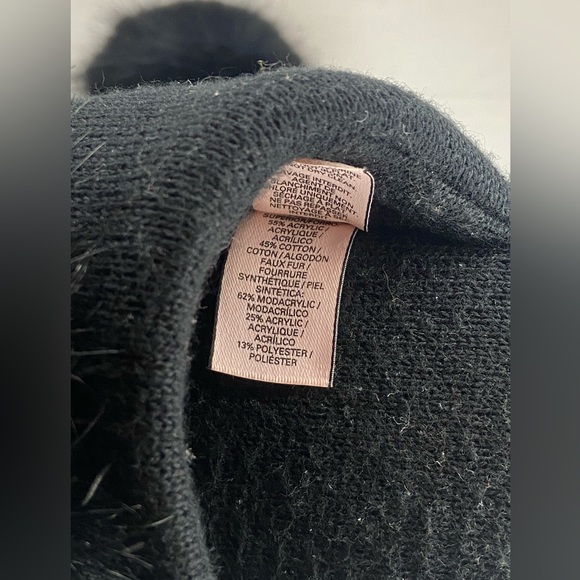 Victoria's Secret Sleep Pom-Pom Pretty Slippers Black Small (5/6) NWOT - Picture 9 of 10